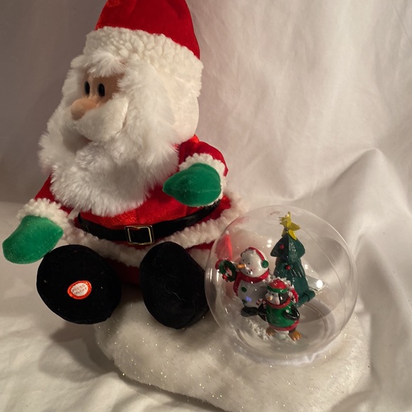 Vintage Gemmy Plush Animated Santa Snow Globe Christmas Musical - Picture 2 of 3